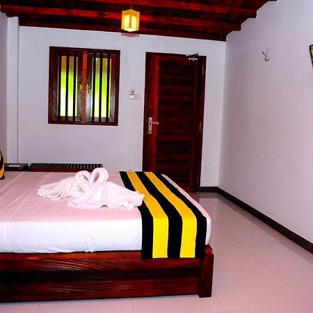 Happy Banana Hotel أونا واتونا المظهر الخارجي الصورة