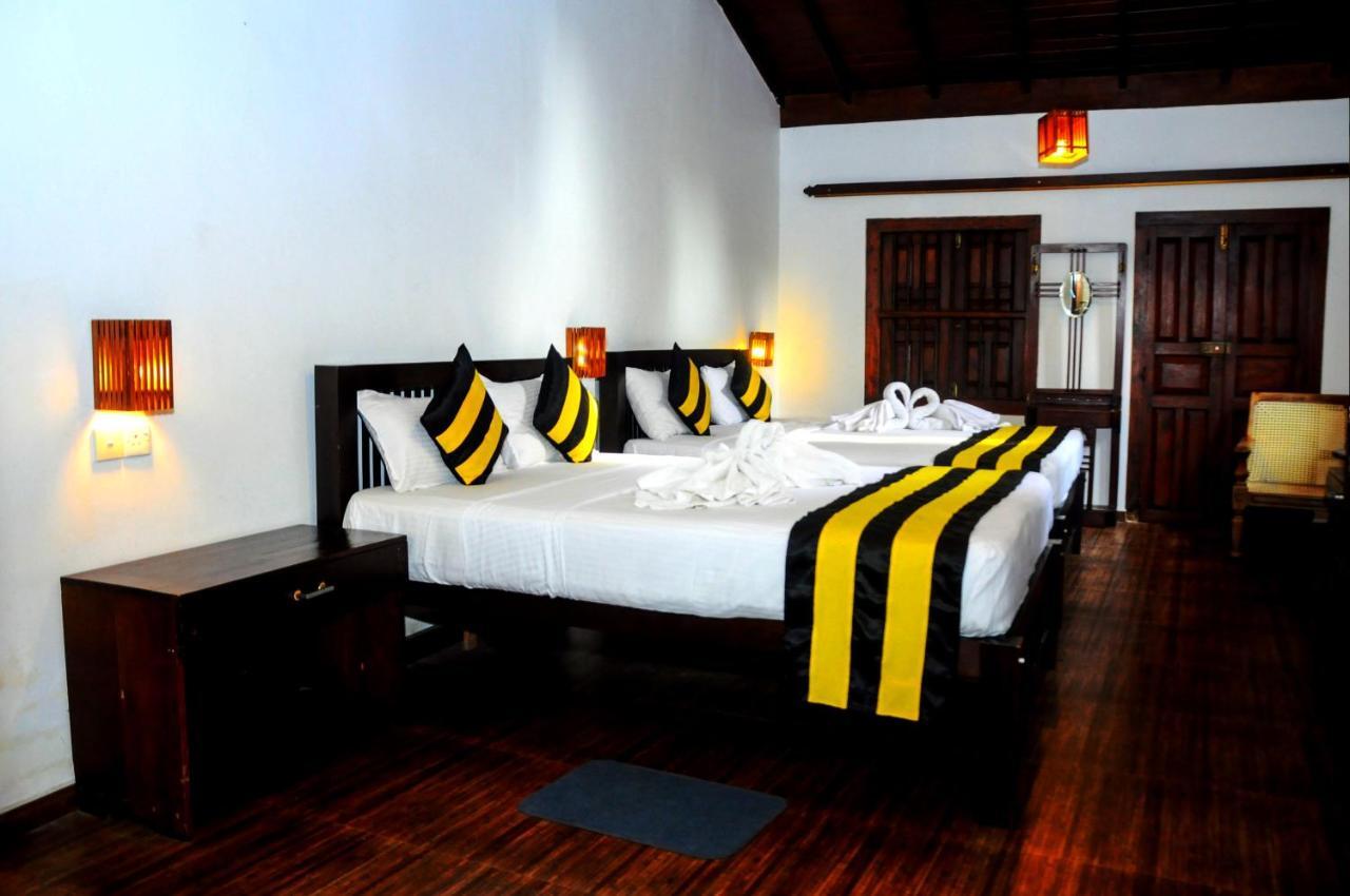Happy Banana Hotel أونا واتونا المظهر الخارجي الصورة