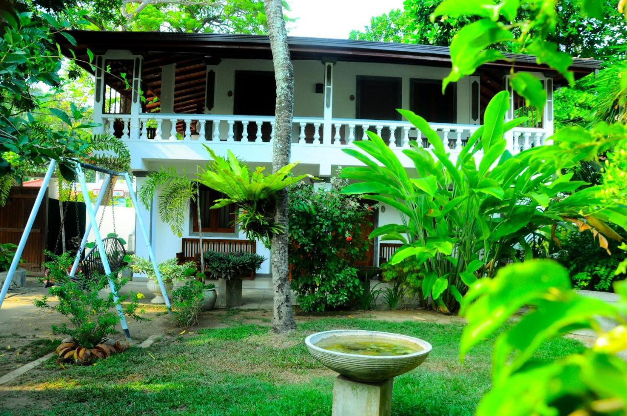 Happy Banana Hotel أونا واتونا المظهر الخارجي الصورة