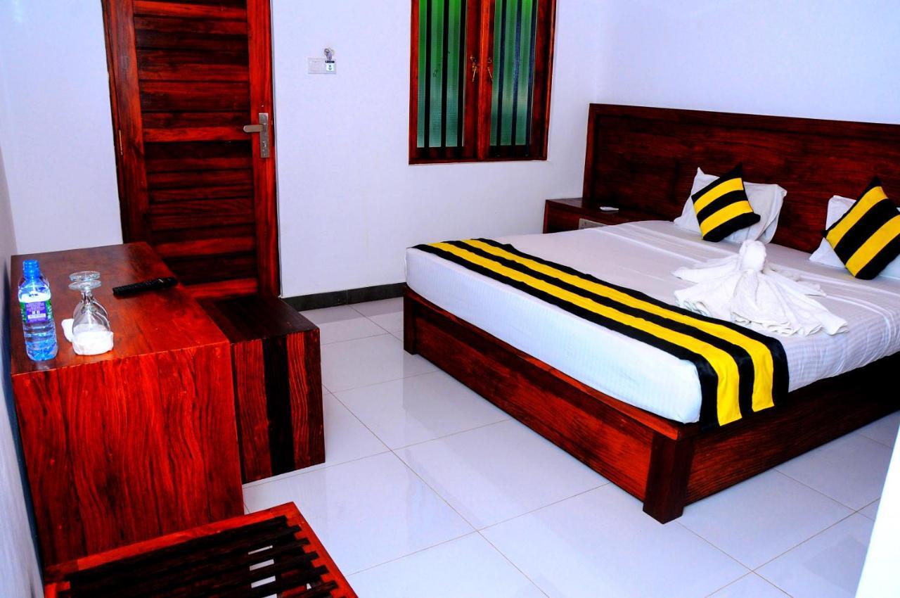 Happy Banana Hotel أونا واتونا المظهر الخارجي الصورة