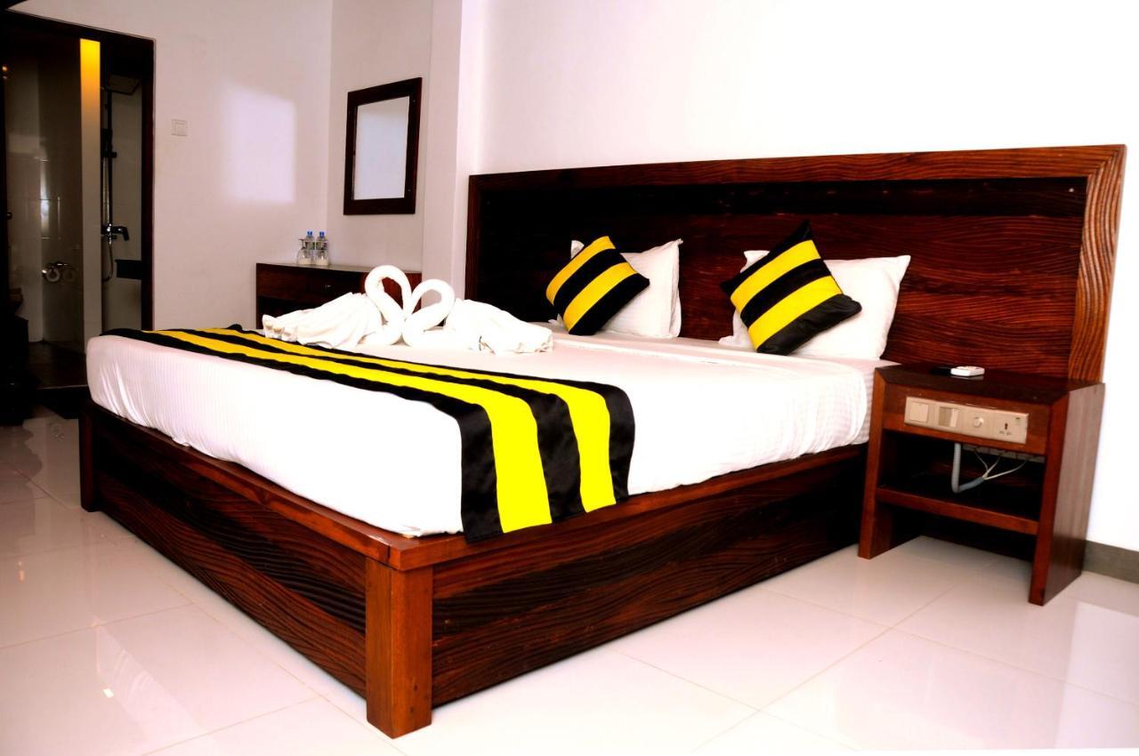 Happy Banana Hotel أونا واتونا المظهر الخارجي الصورة