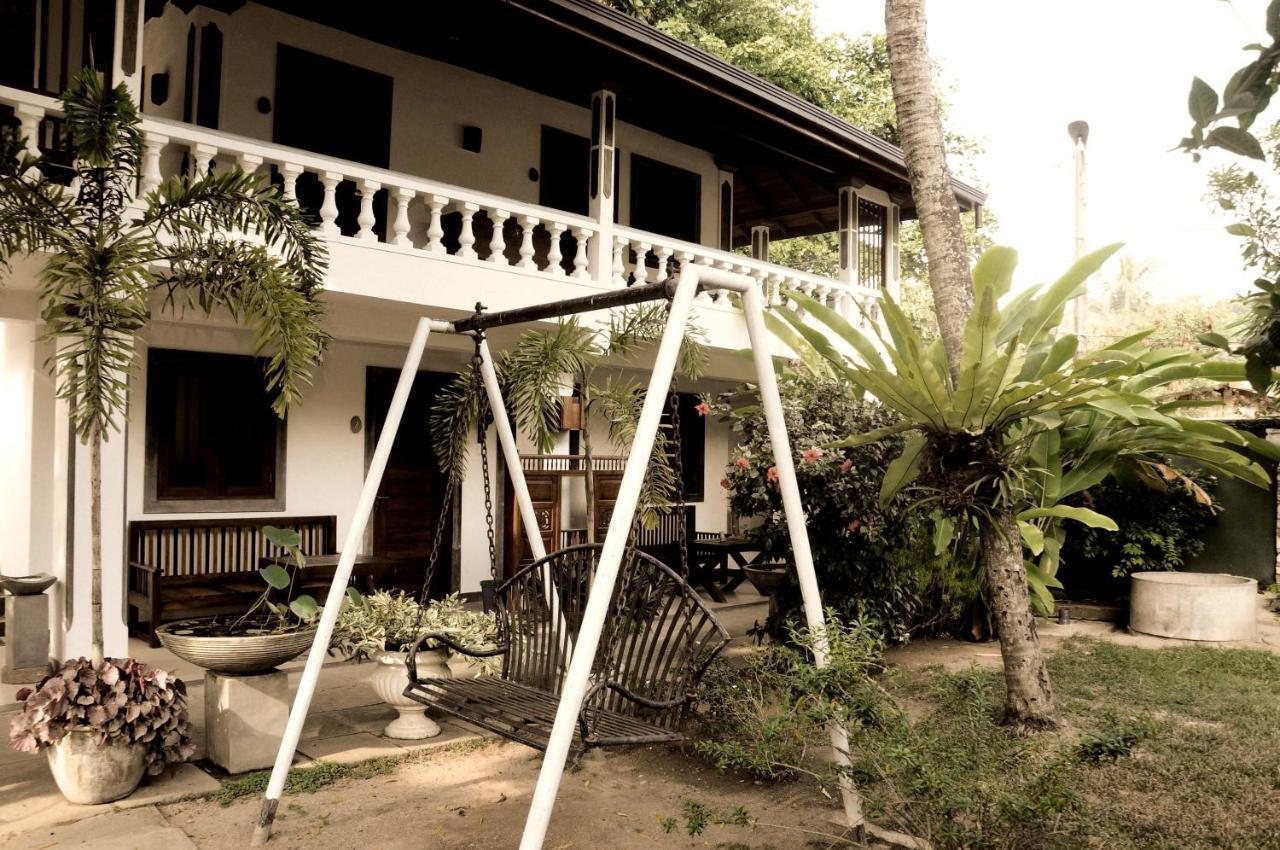 Happy Banana Hotel أونا واتونا المظهر الخارجي الصورة