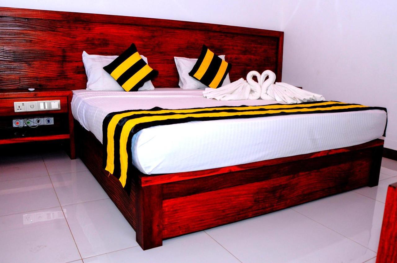 Happy Banana Hotel أونا واتونا المظهر الخارجي الصورة