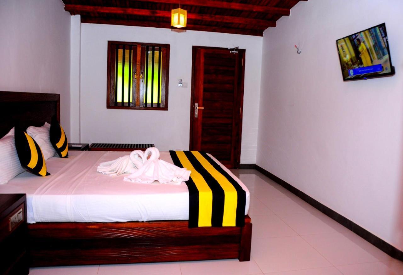 Happy Banana Hotel أونا واتونا المظهر الخارجي الصورة